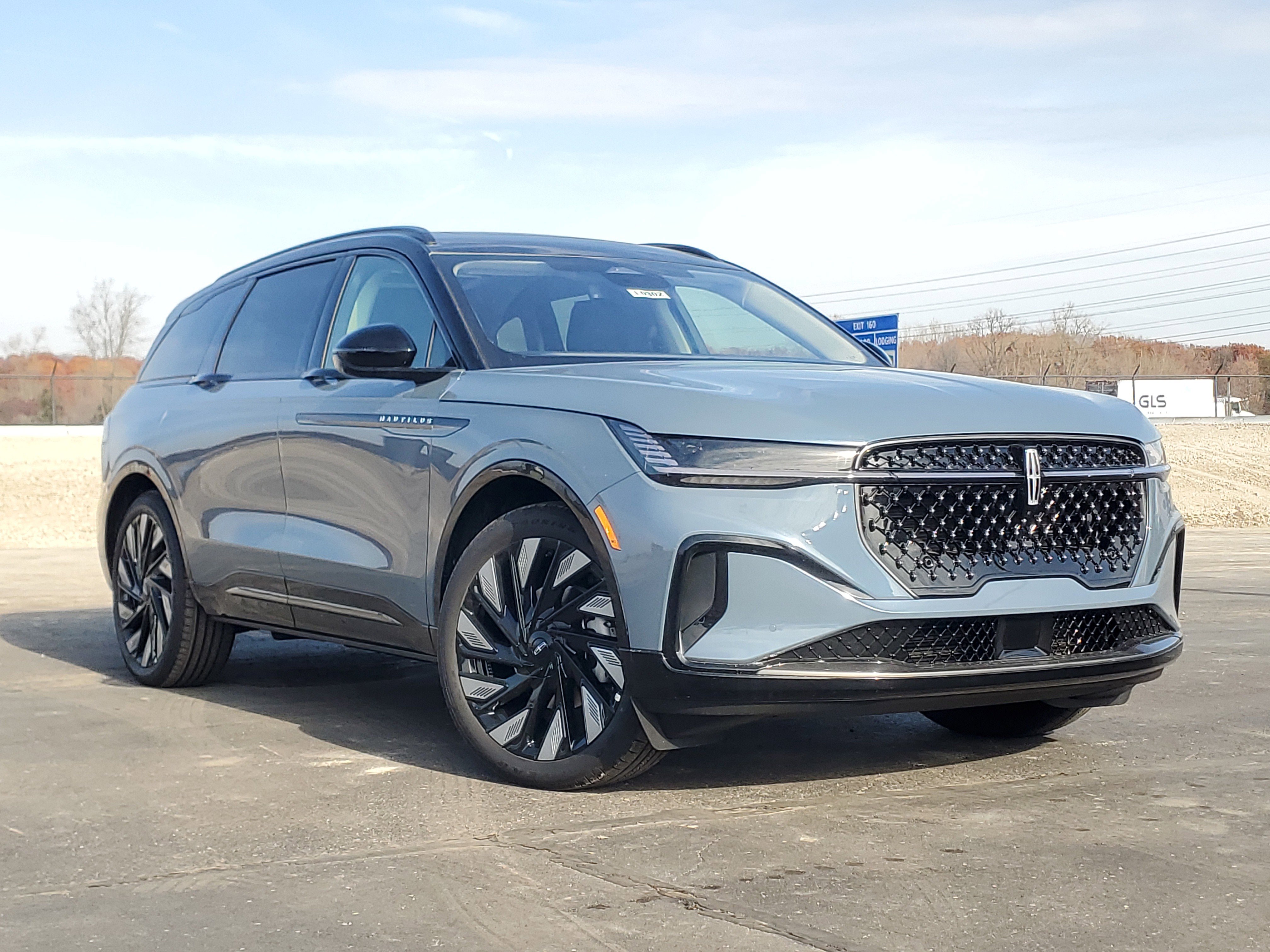 New 2026 Lincoln Nautilus Reserve image 1