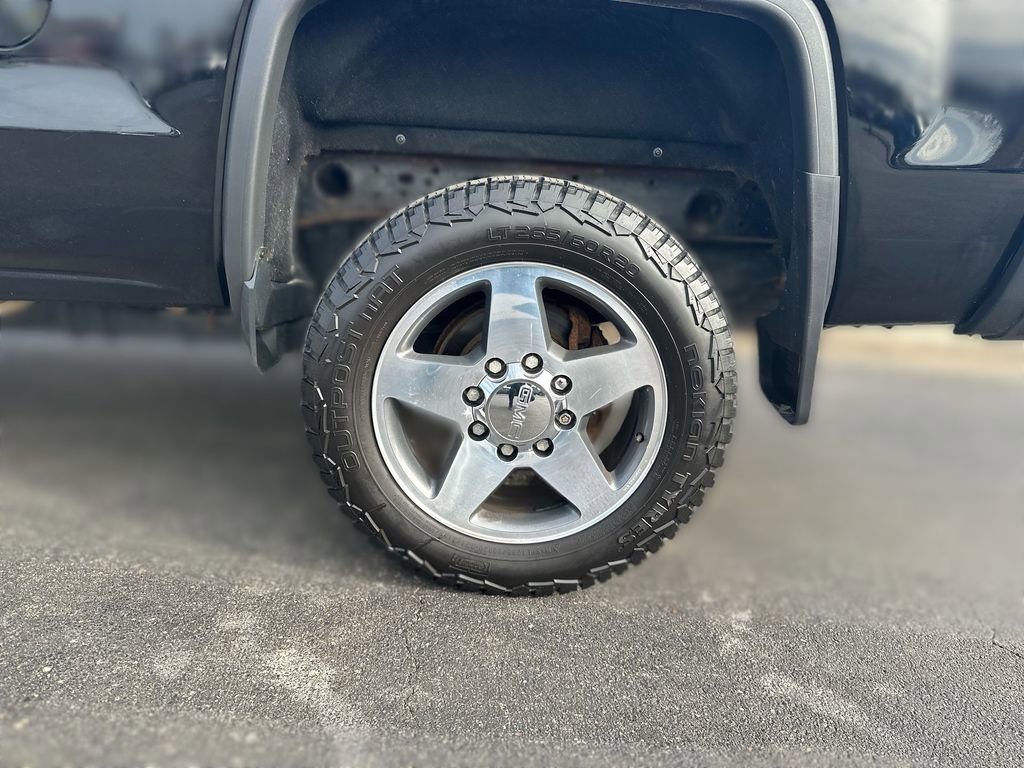 Used 2017 GMC Sierra 2500 SLT w/ All-Terrain HD Package image 17