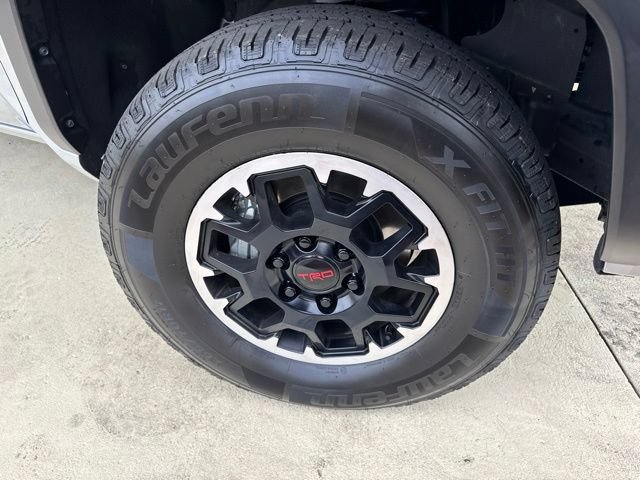 Used 2024 Toyota Tacoma TRD Off-Road AWD/4WD image 34