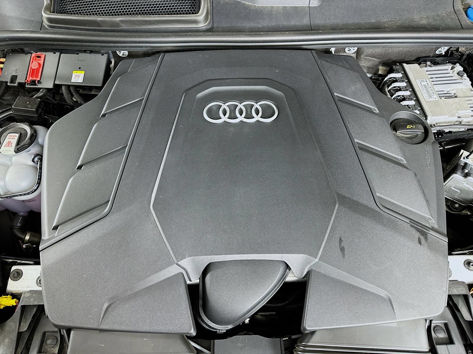 Used 2022 Audi Q8 Premium AWD/4WD image 13