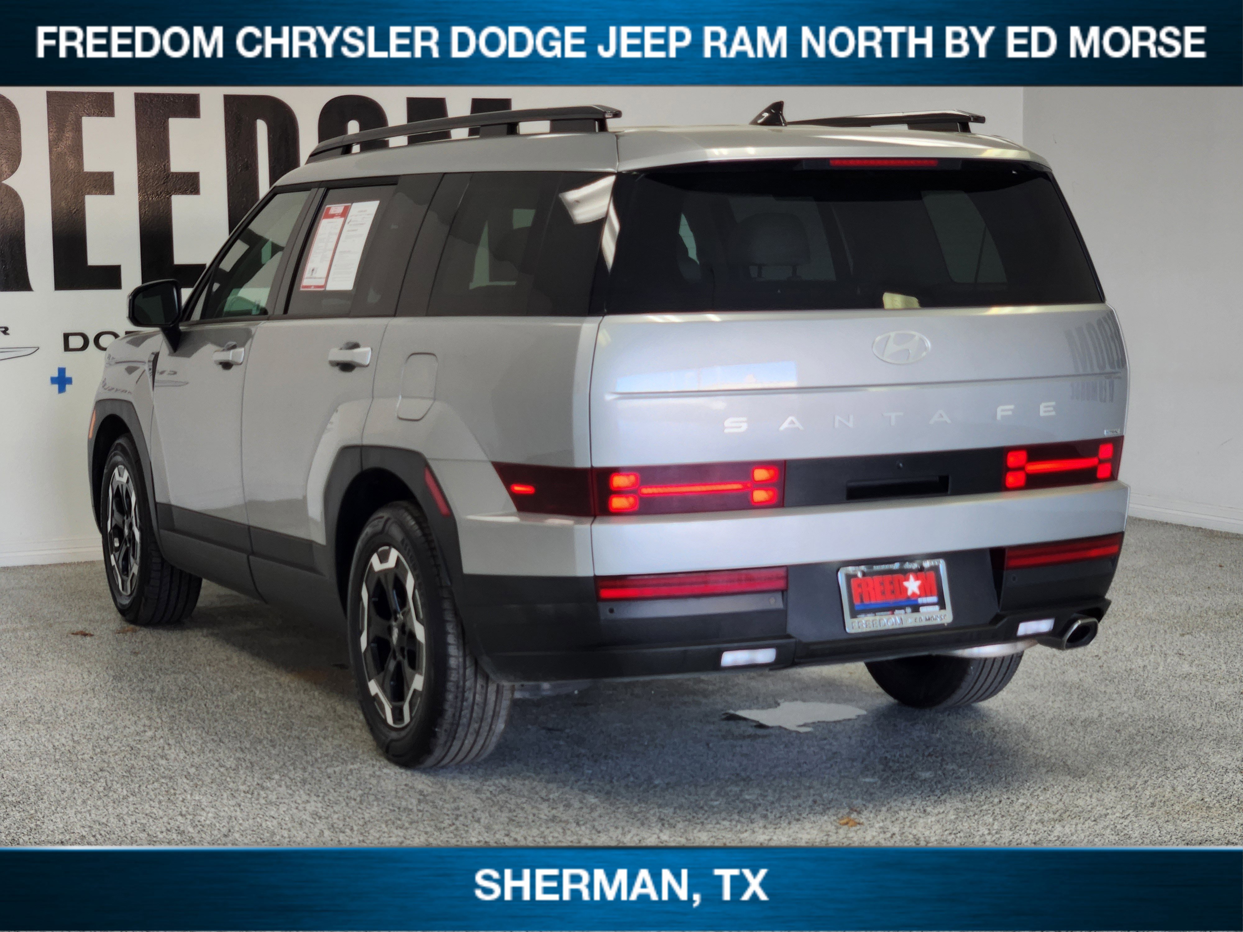 Used 2025 Hyundai Santa Fe SEL image 4