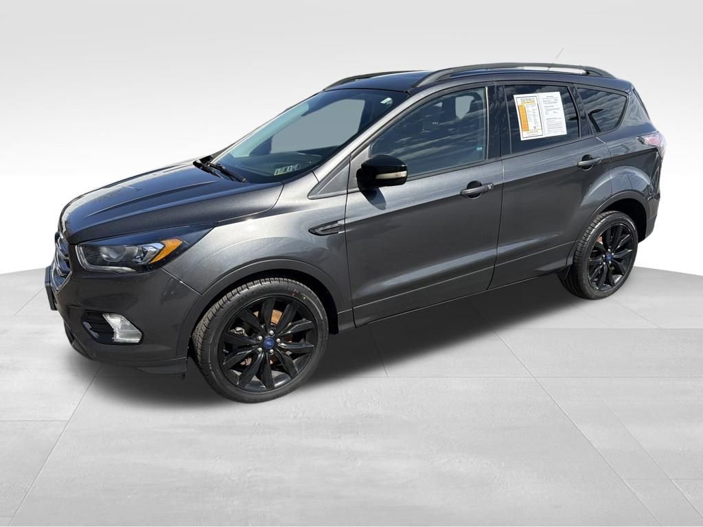 Used 2017 Ford Escape Titanium image 2