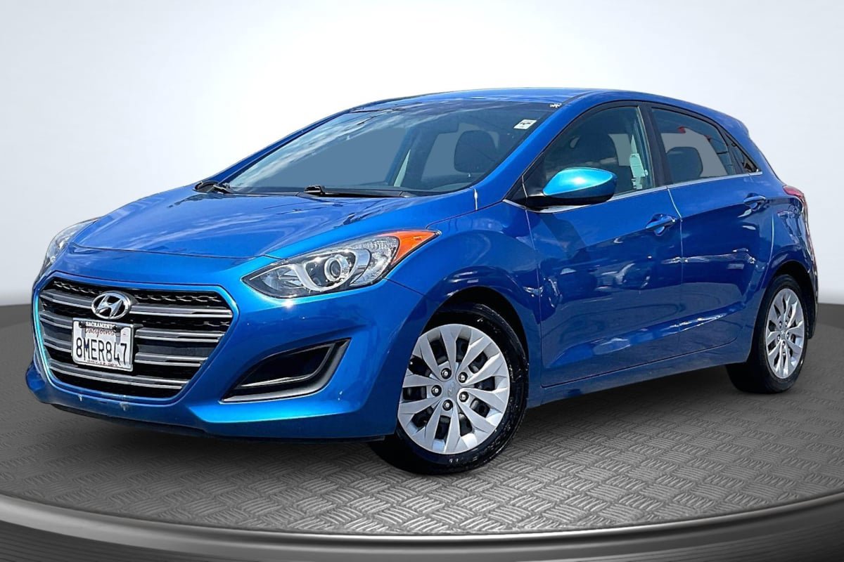Used 2017 Hyundai Elantra GT FWD image 12