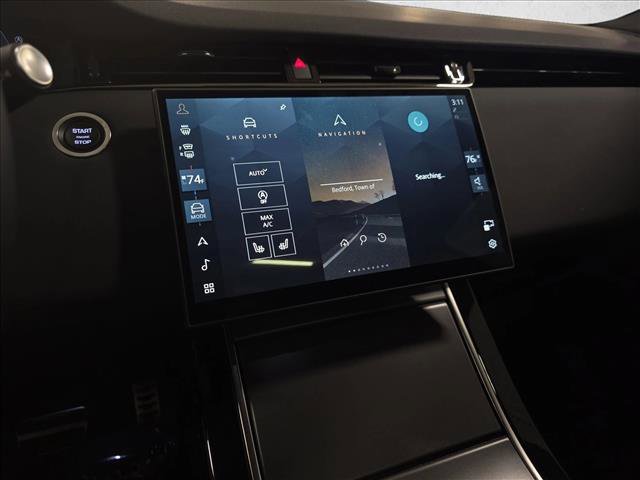 Certified 2025 Land Rover Range Rover Evoque Dynamic SE image 20