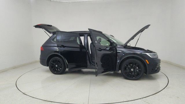 Used 2022 Volkswagen Tiguan SE R-Line image 73
