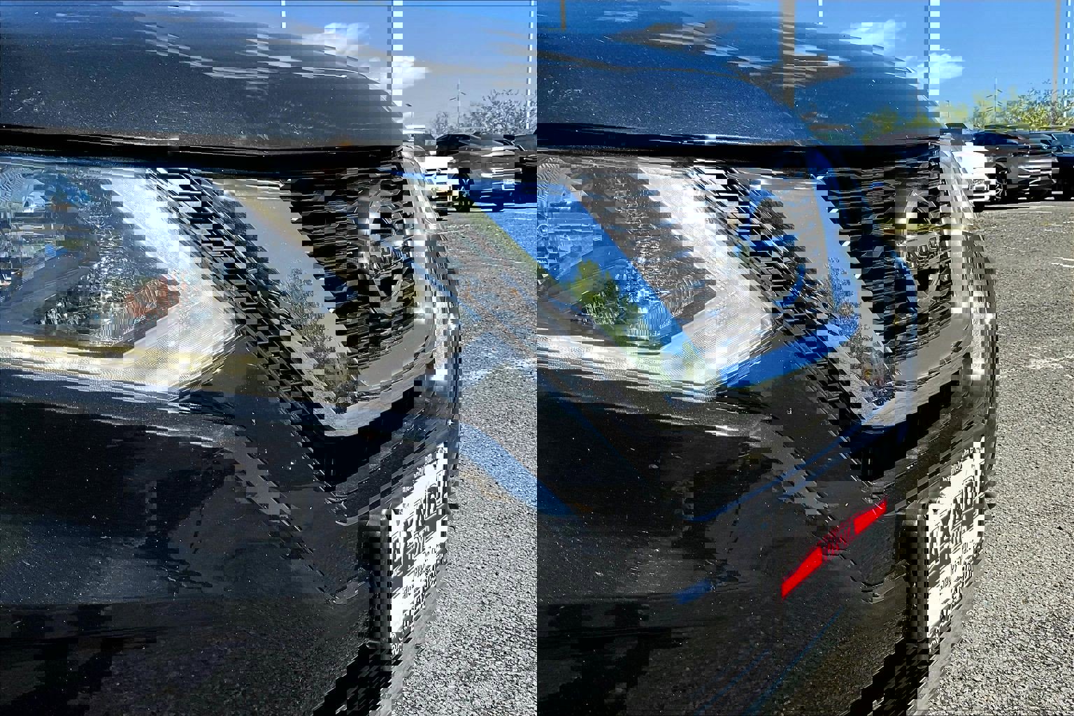 Used 2017 Nissan Rogue S image 27