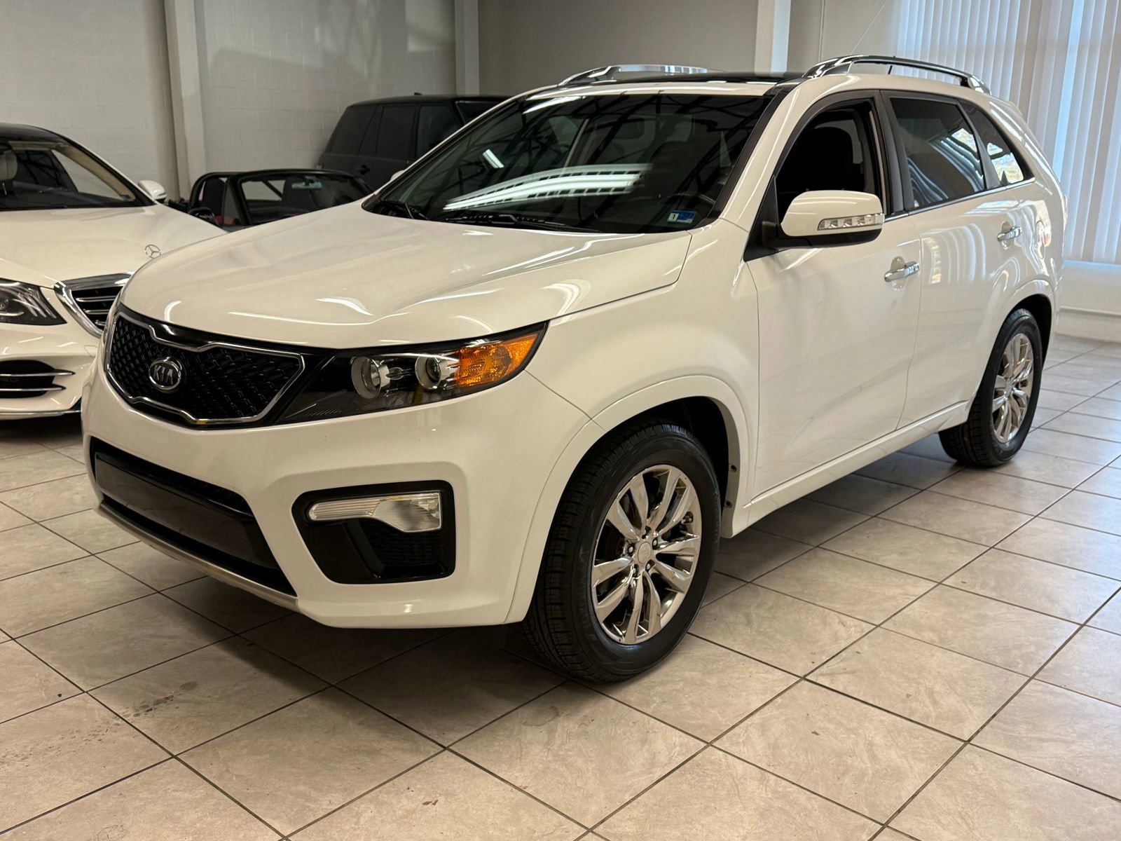 Used 2012 Kia Sorento SX w/ SX Premium Pkg image 3