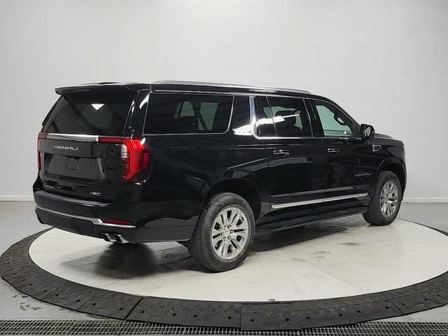 Used 2025 GMC Yukon XL Denali AWD/4WD image 7