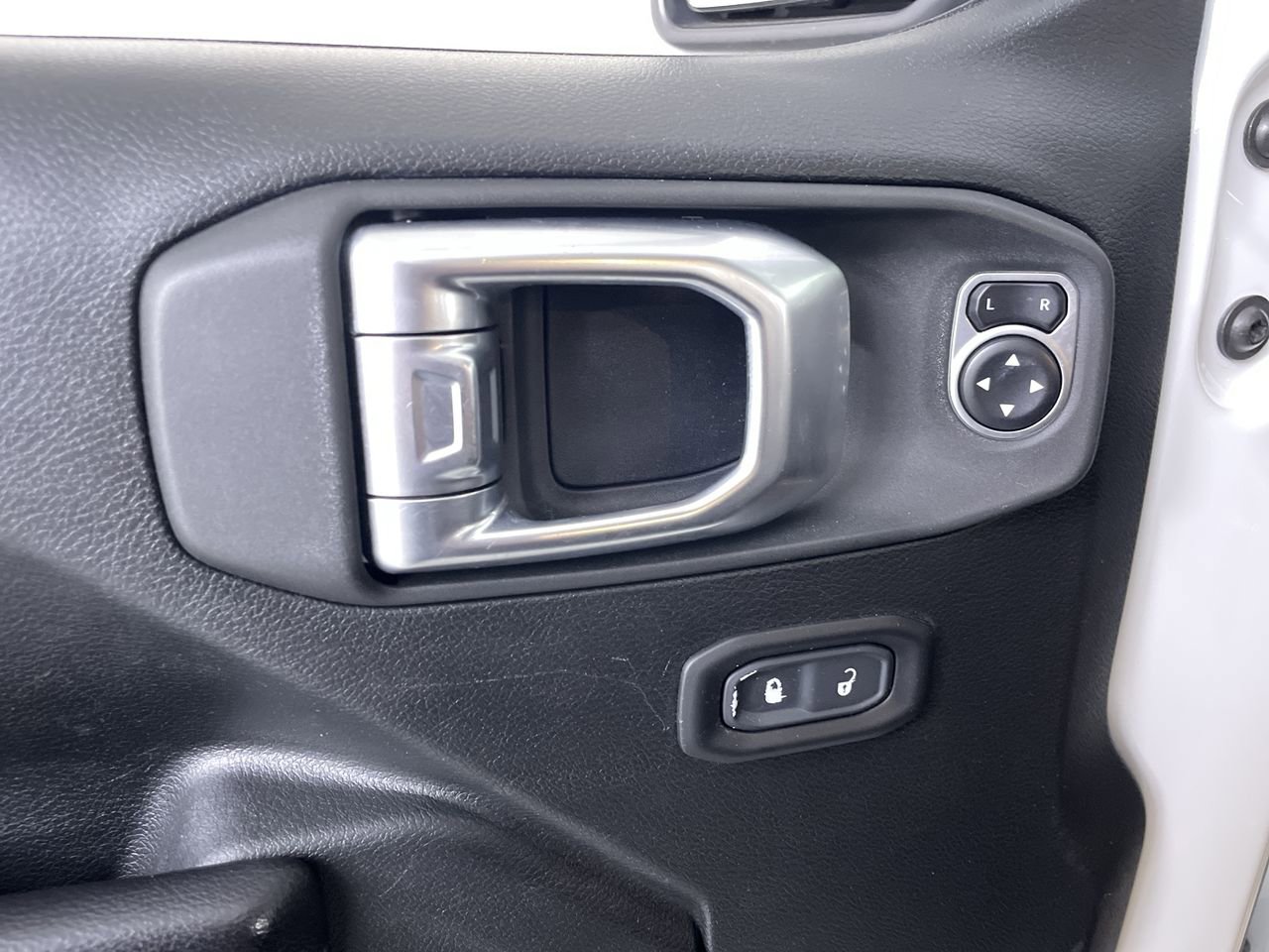 Used 2020 Jeep Wrangler Unlimited Sport S AWD/4WD image 11