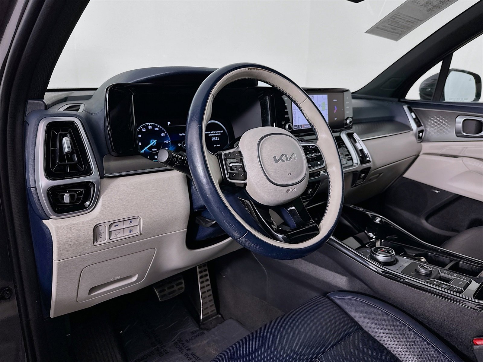 Used 2023 Kia Sorento SX Prestige image 9