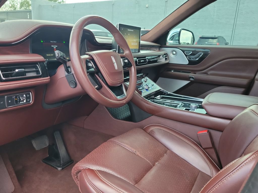 Certified 2022 Lincoln Aviator Black Label w/ Class IV Trailer Tow Package AWD/4WD image 21