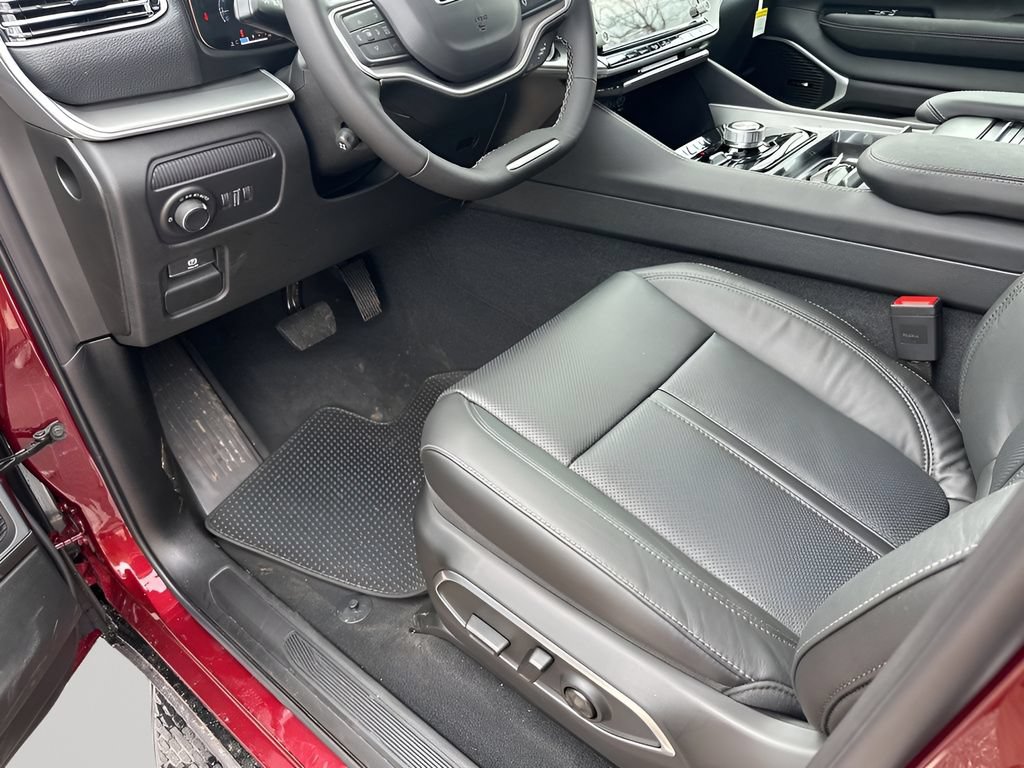 New 2026 Jeep Grand Wagoneer 4WD w/ Premium Group I image 30