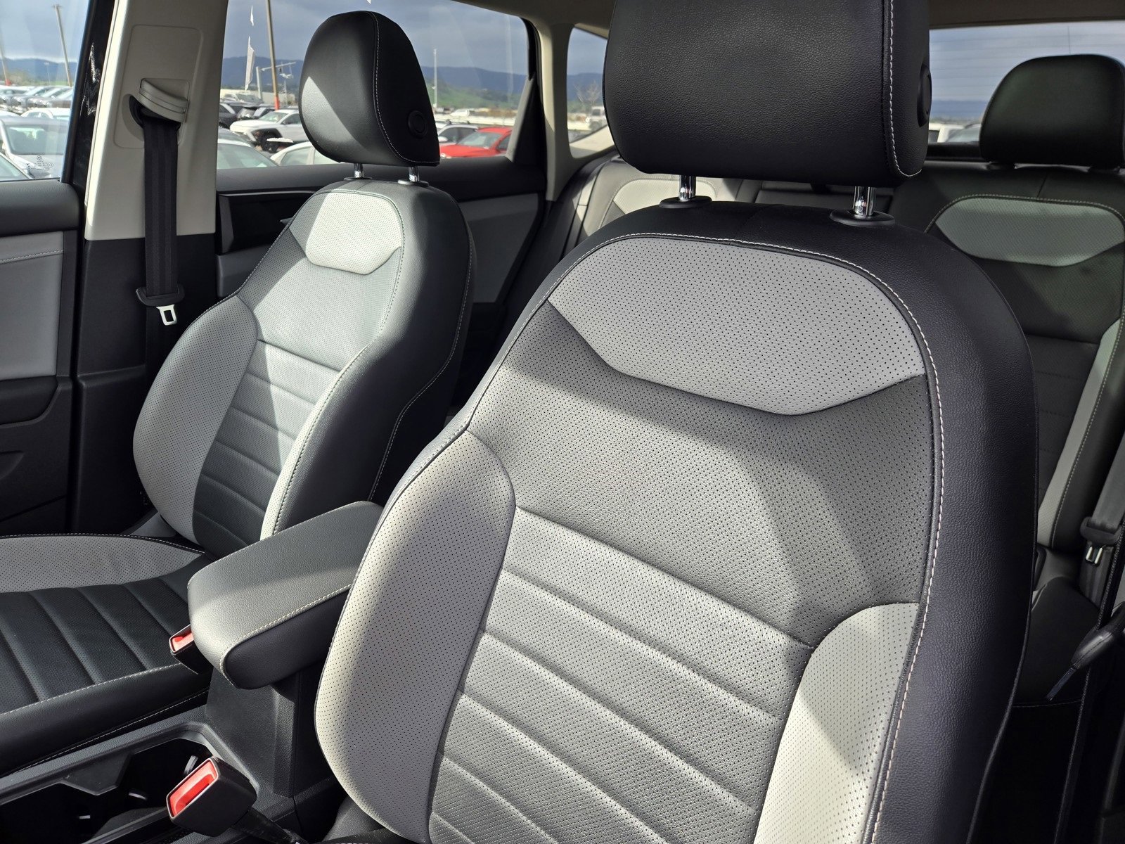 Used 2022 Volkswagen Taos SEL image 16