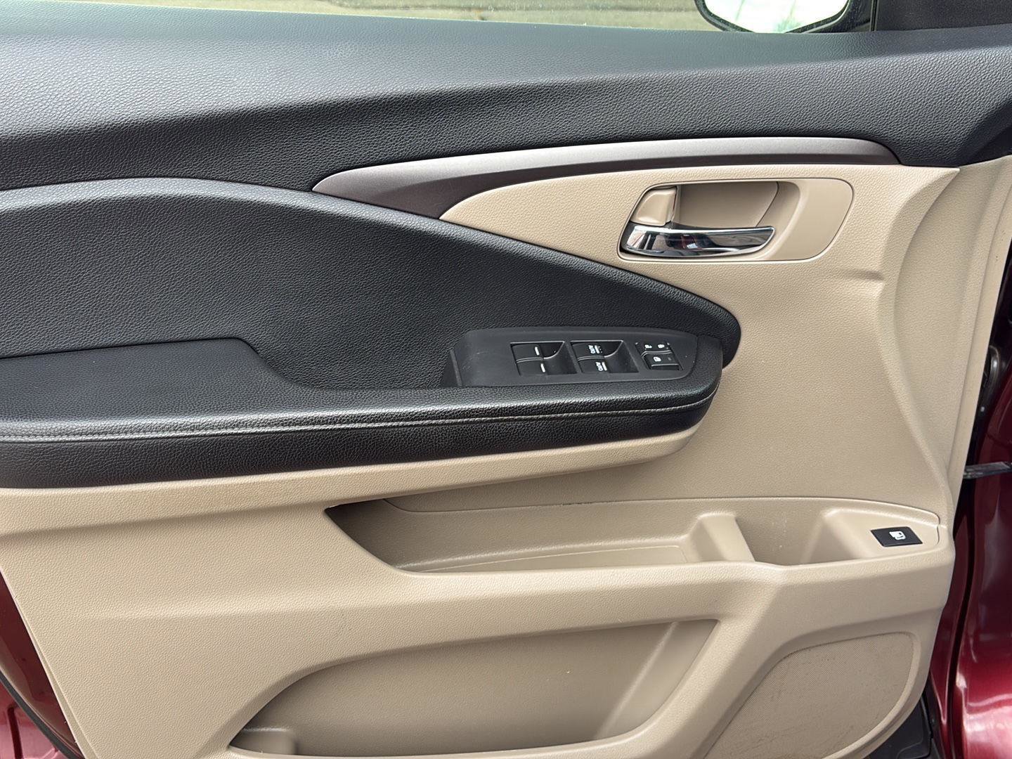 Certified 2018 Honda Ridgeline RTL-T image 13