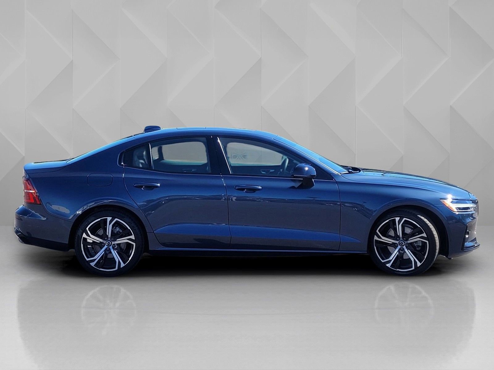 Certified 2023 Volvo S60 B5 Core w/ Climate Package image 7