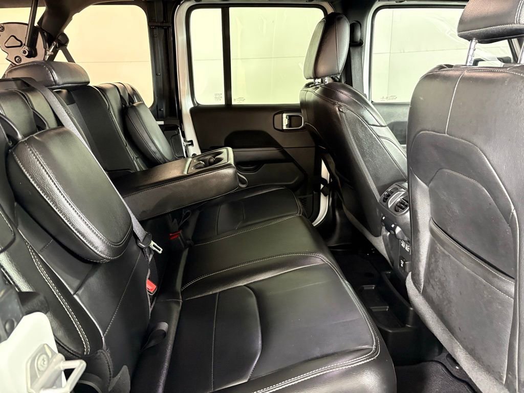 Used 2022 Jeep Wrangler Unlimited Sahara image 16