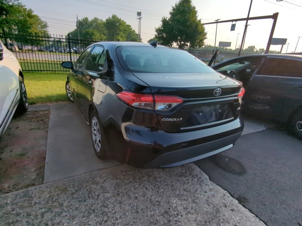 Used 2021 Toyota Corolla LE FWD image 4