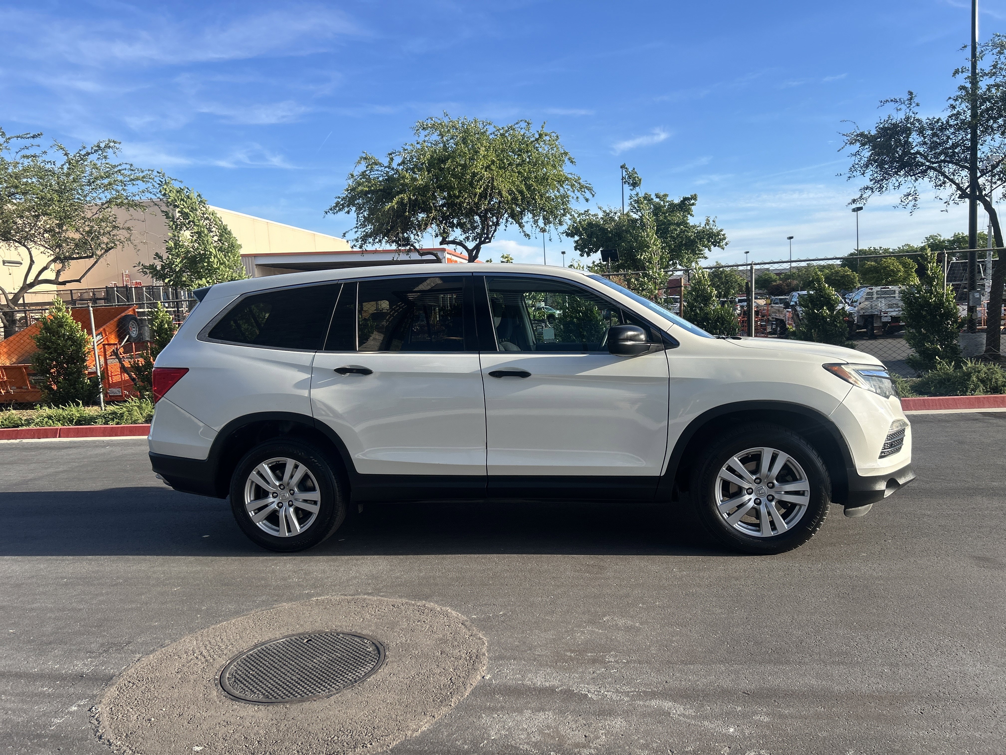 Used 2018 Honda Pilot LX image 3