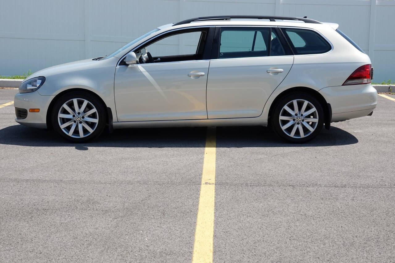 Used 2012 Volkswagen Jetta TDI FWD image 12
