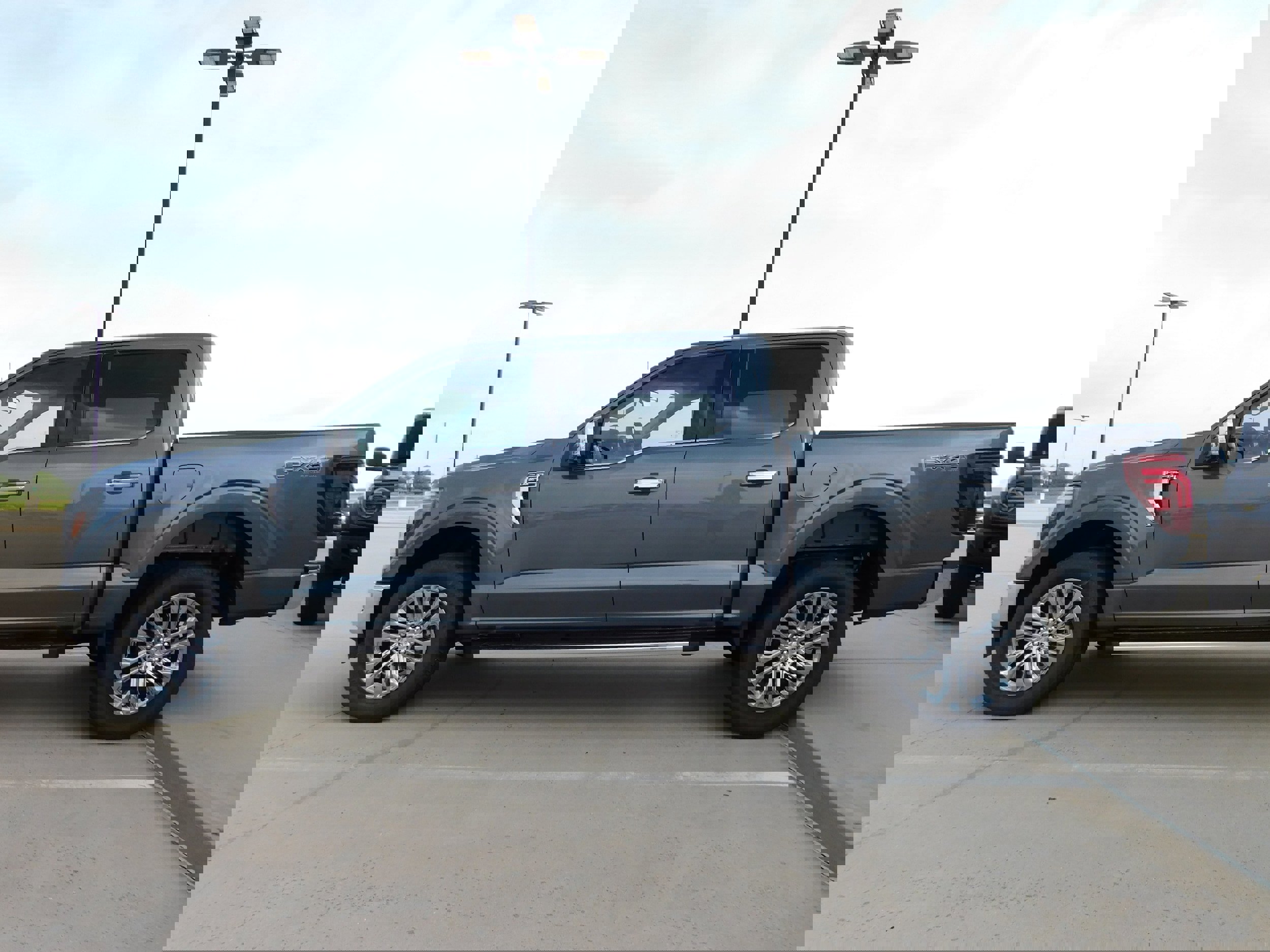 New 2025 Ford F150 Lariat w/ Equipment Group 501A Mid image 2