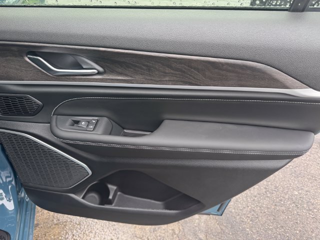 New 2027 Jeep Grand Cherokee L Limited AWD/4WD image 15