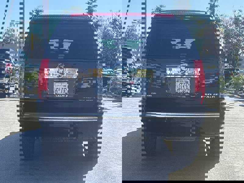 Used 2009 Cadillac Escalade ESV AWD image 5