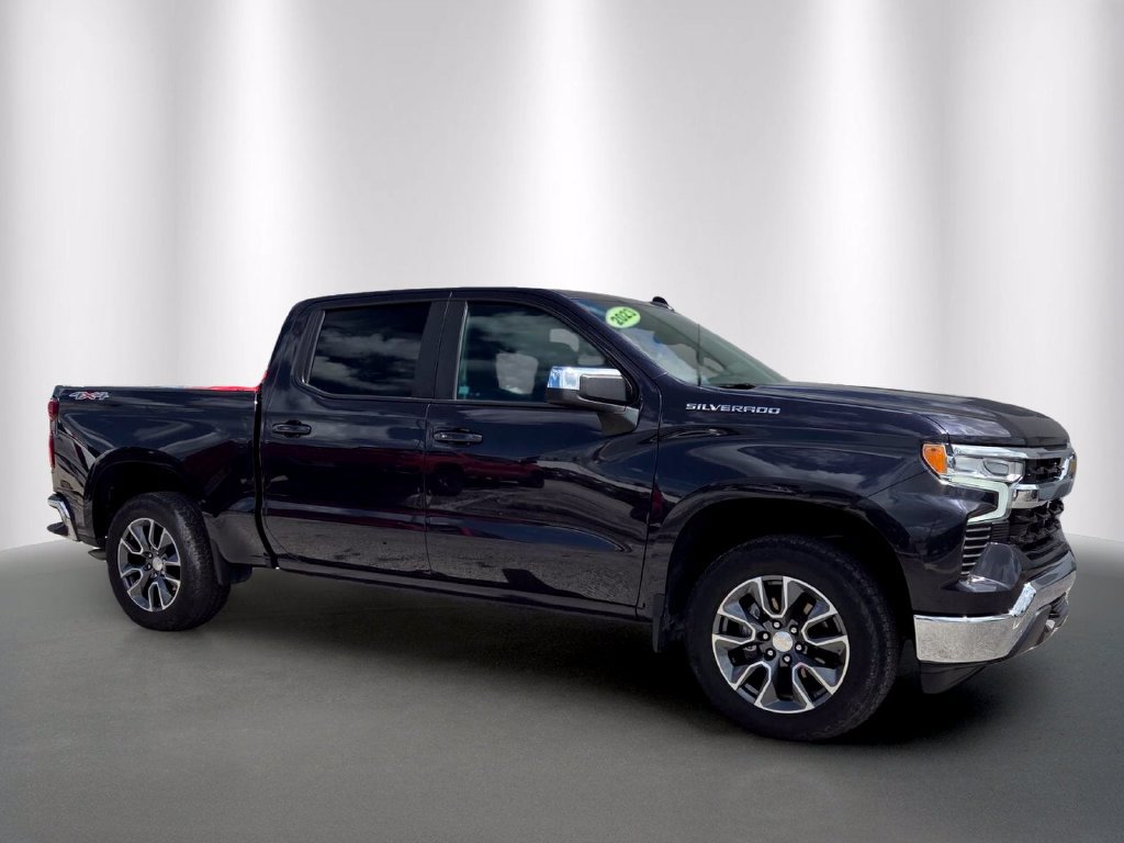 Used 2023 Chevrolet Silverado 1500 LT AWD/4WD image 2