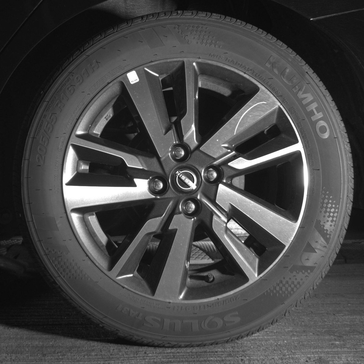 Used 2025 Nissan Versa SV image 11