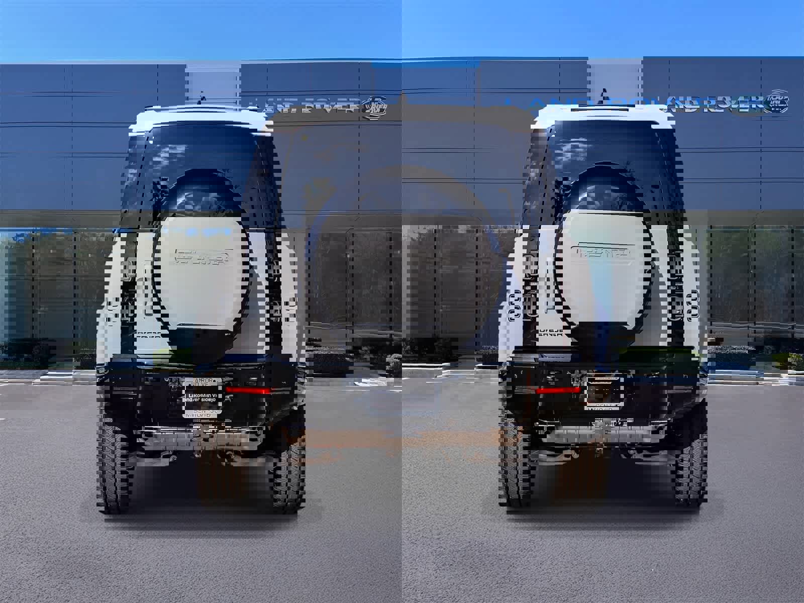 New 2026 Land Rover Defender 110 X-Dynamic SE image 5