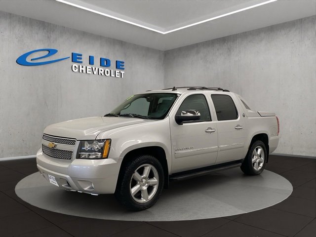 Used 2013 Chevrolet Avalanche LTZ image 8