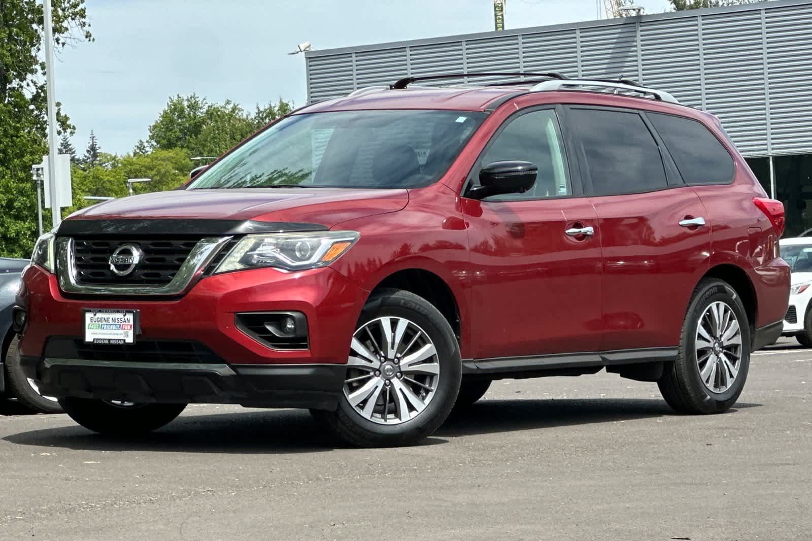 Used 2017 Nissan Pathfinder SL AWD/4WD video 1