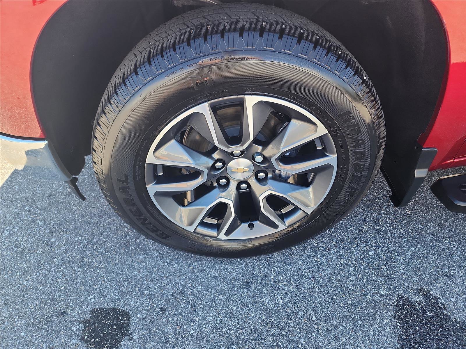 Used 2024 Chevrolet Silverado 1500 LT image 9