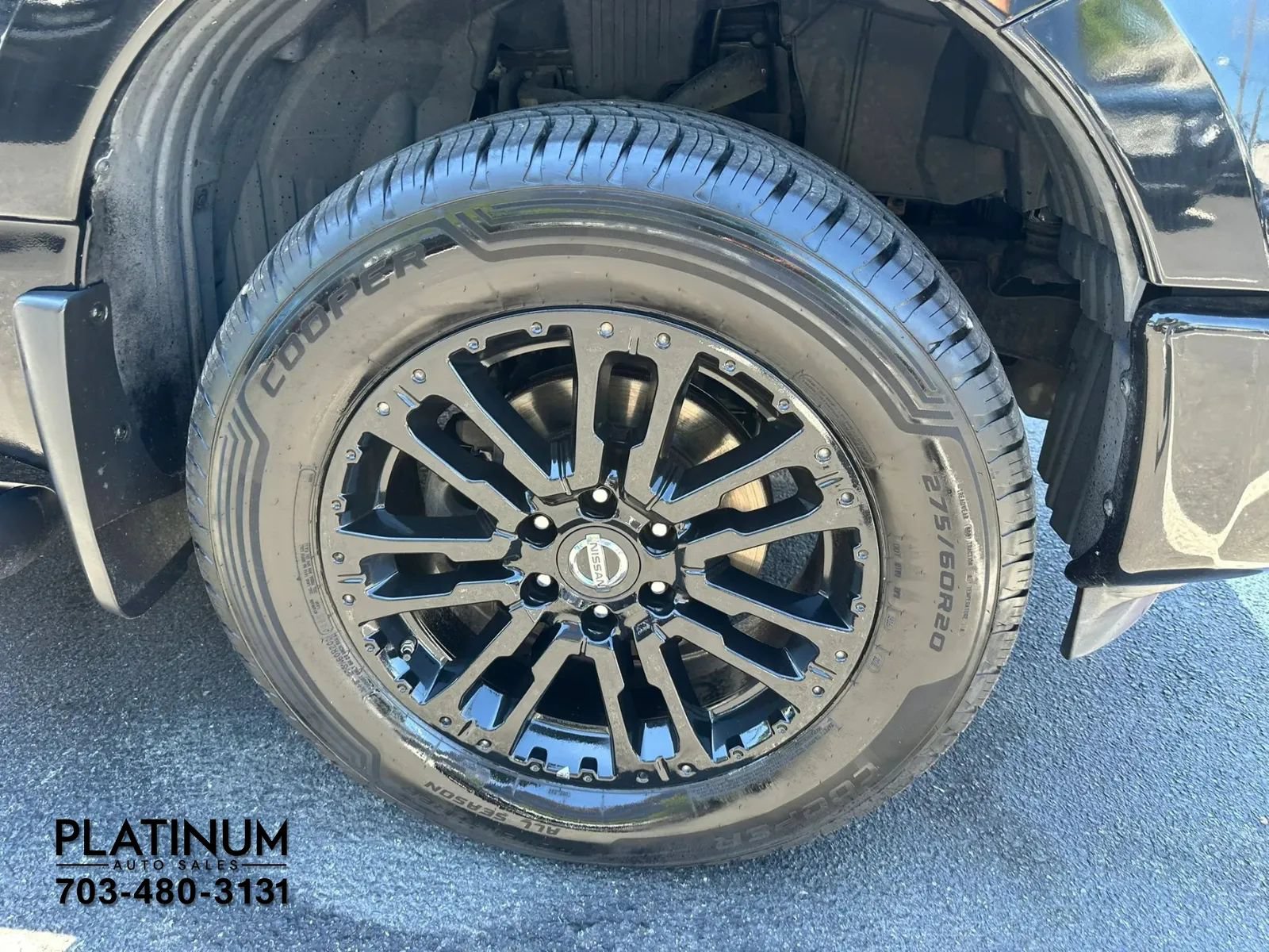 Used 2018 Nissan Titan SV w/ SV Convenience Package AWD/4WD image 21
