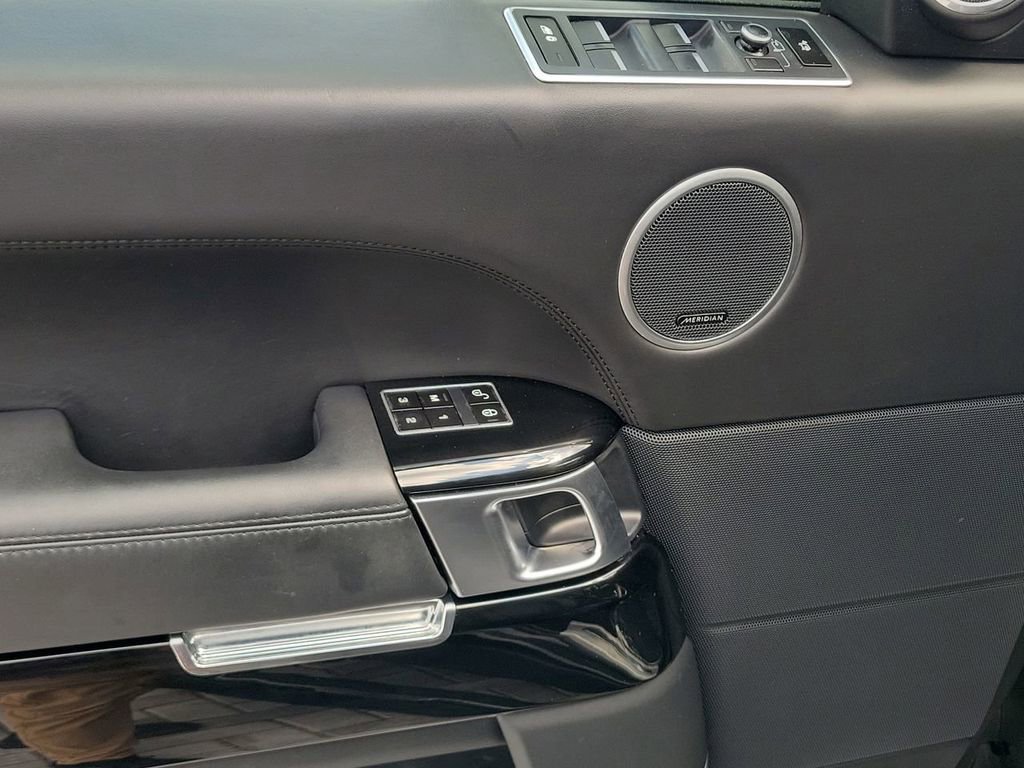 Used 2015 Land Rover Range Rover Long Wheelbase Autobiography image 24