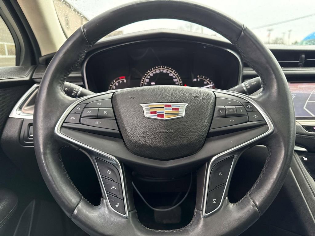 Used 2017 Cadillac XT5 Luxury w/ Driver Awareness Package FWD image 18