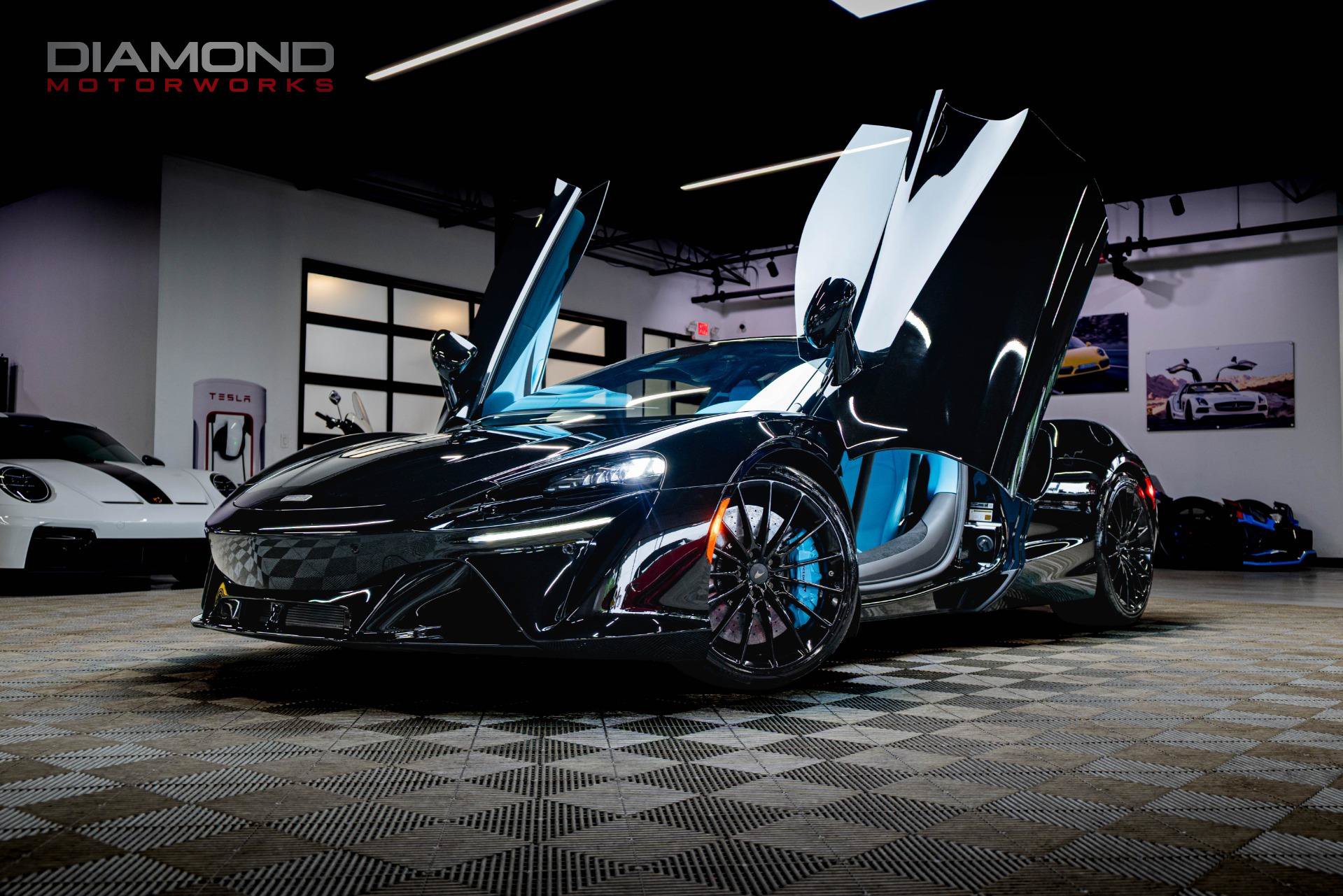 Used 2026 McLaren Artura Spider RWD image 22