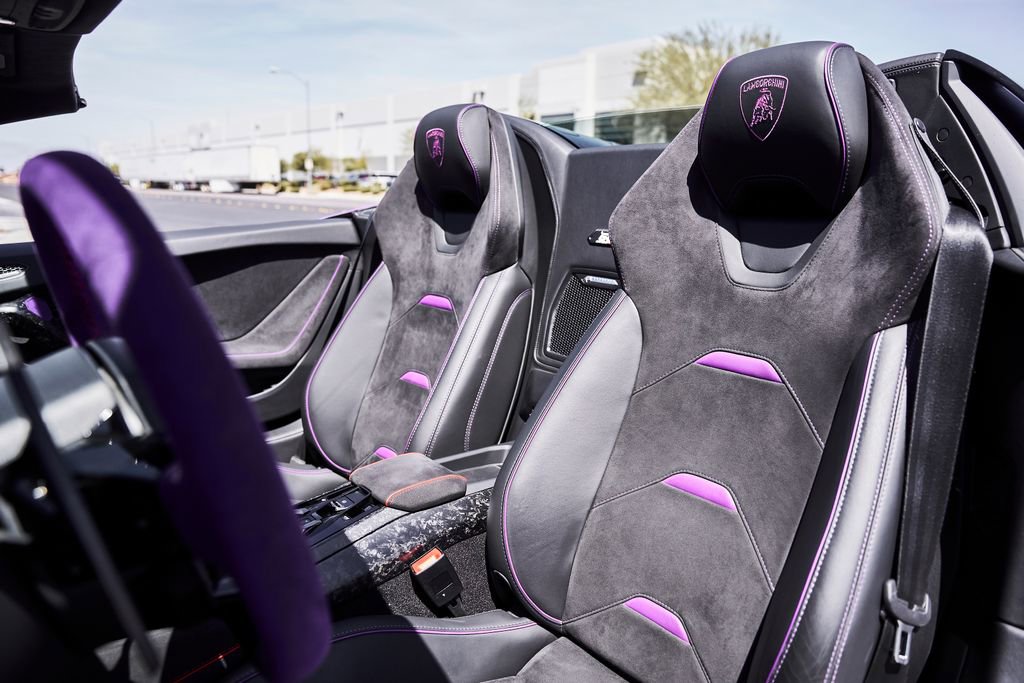 Used 2024 Lamborghini Huracan EVO image 43