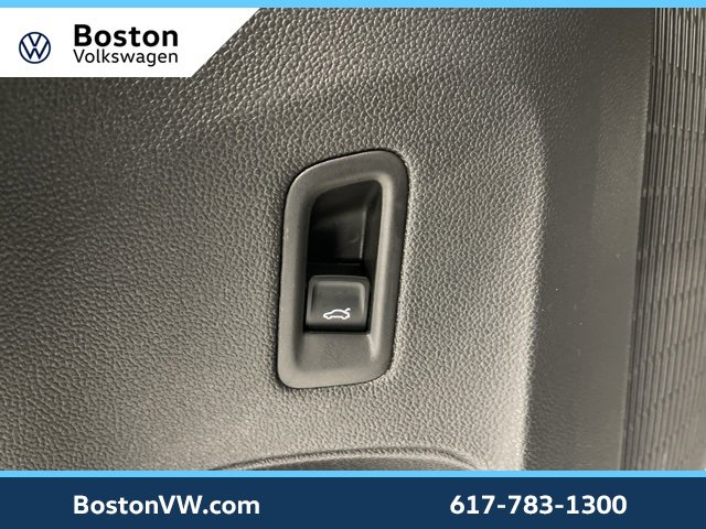 Used 2025 Volkswagen Atlas Cross Sport SEL R-Line image 30