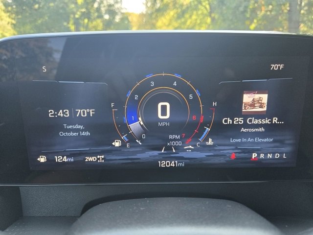 Used 2025 Chevrolet Traverse LT image 24