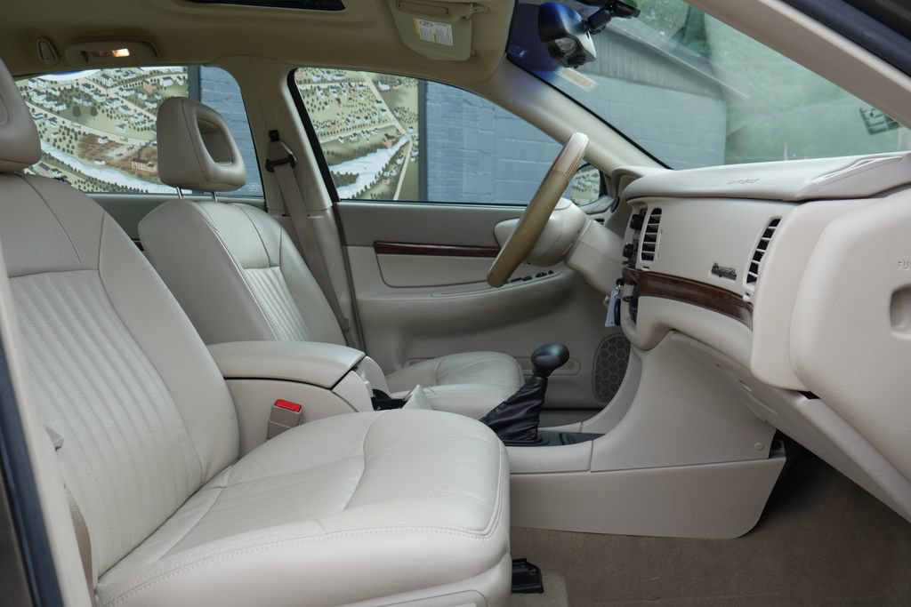 Used 2002 Chevrolet Impala LS w/ Seating Comfort Pkg FWD image 10