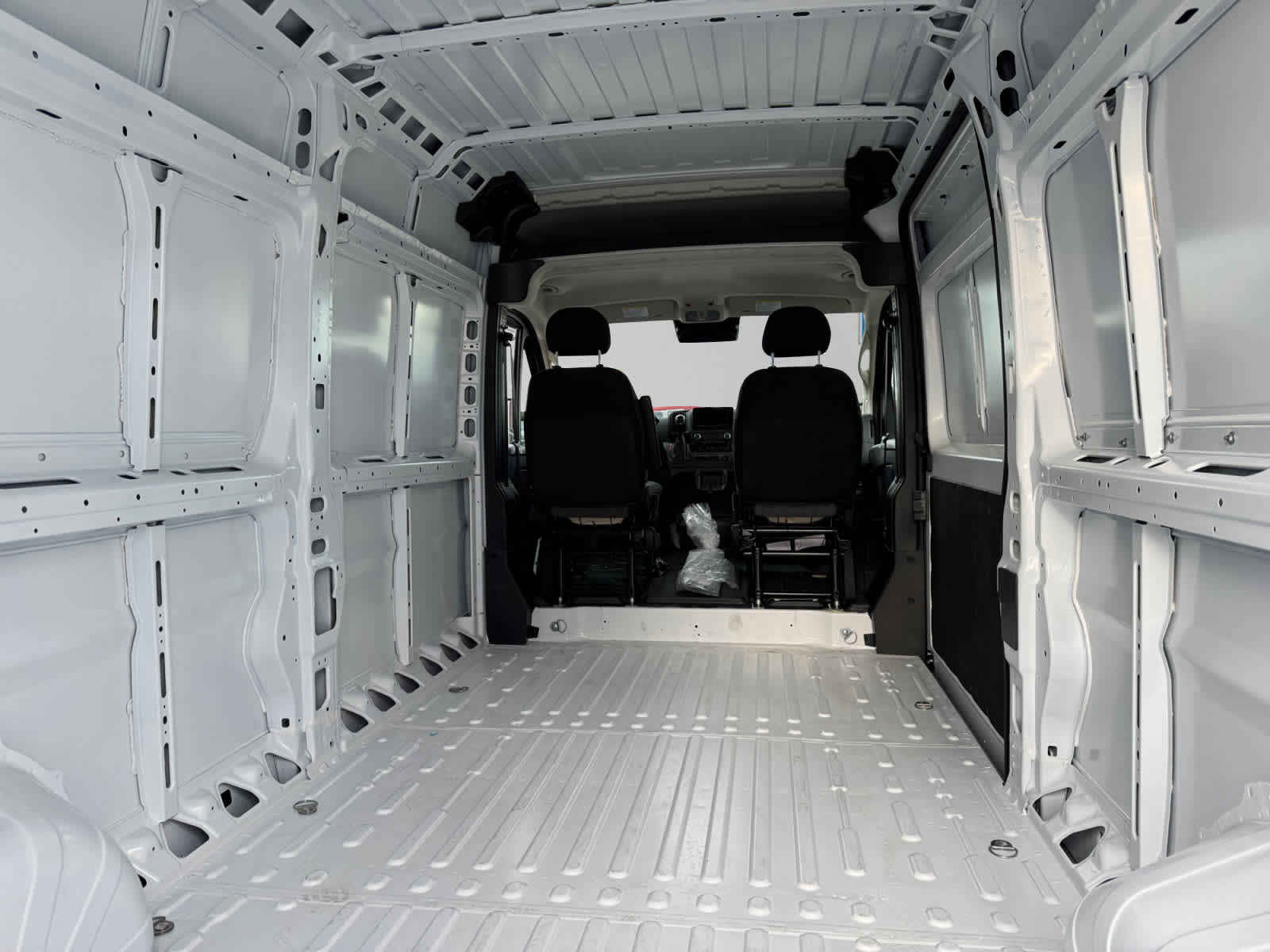 Used 2025 RAM ProMaster 2500 w/ Power Group image 24