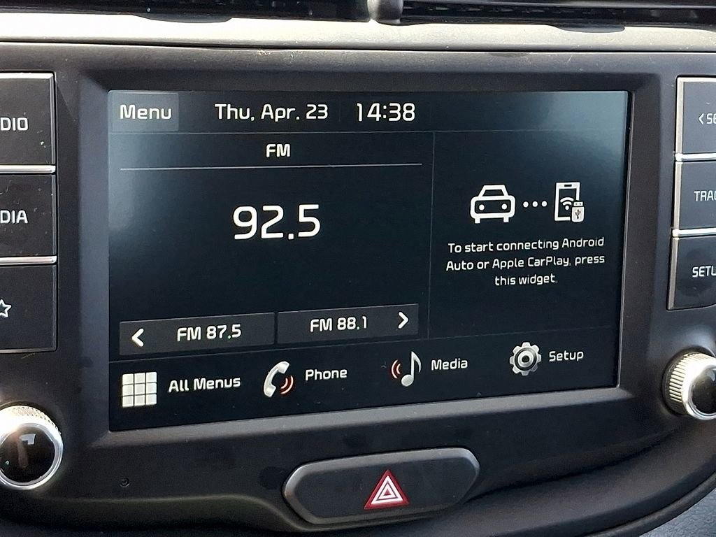 Used 2025 Kia Soul LX w/ LX Technology Package FWD image 16