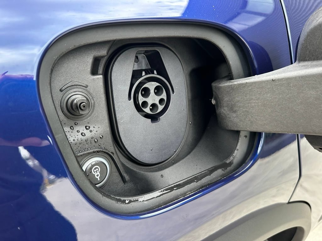 Used 2026 Porsche Macan Electric RWD image 45