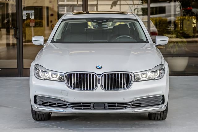 Used 2019 BMW 740i xDrive w/ Executive Package image 5