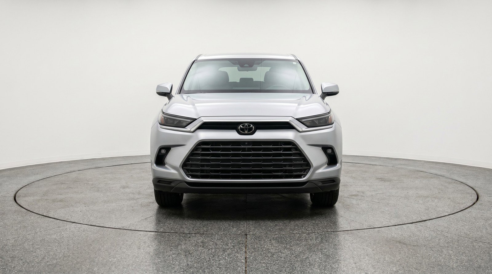 Used 2025 Toyota Grand Highlander FWD image 2