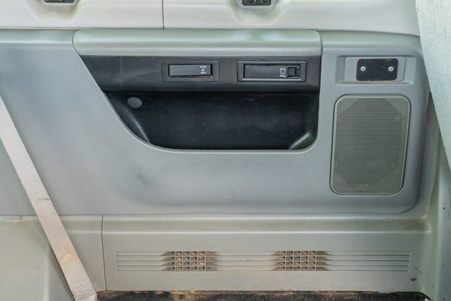 Used 2014 Ford E-350 and Econoline 350 XLT RWD image 31