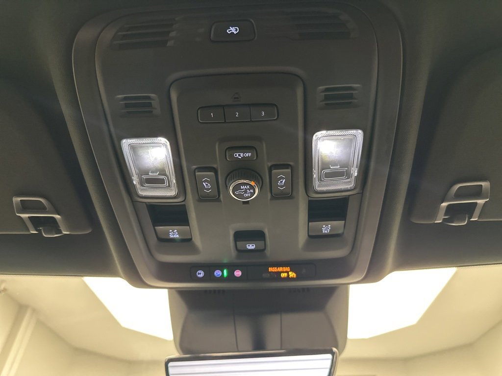 Used 2021 Cadillac Escalade Sport w/ LPO, Illumination Package image 28