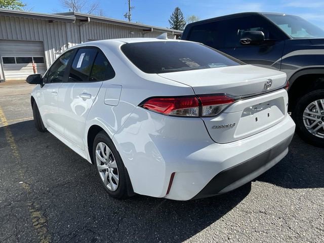 Used 2024 Toyota Corolla LE image 2