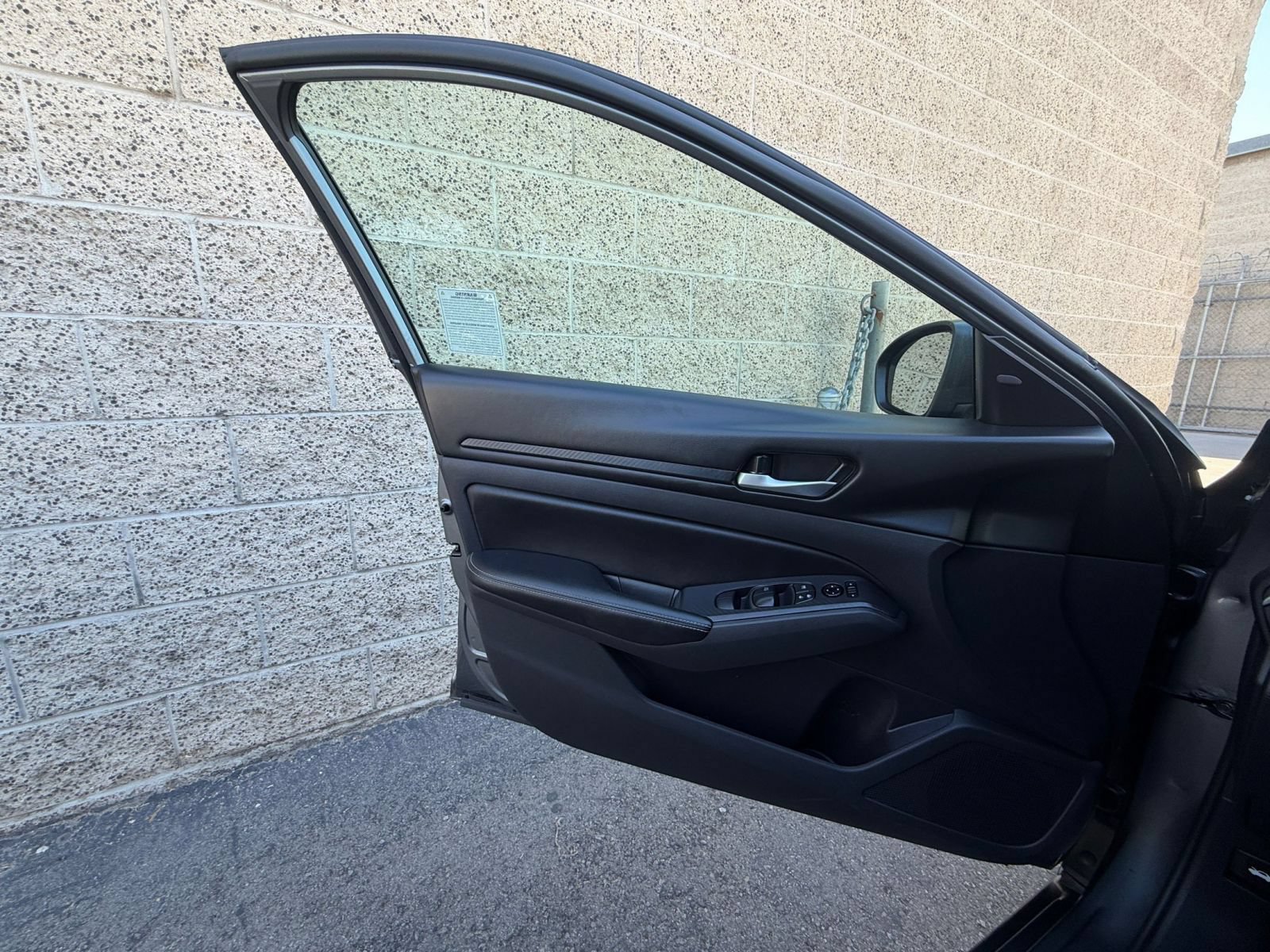 Used 2025 Nissan Altima 2.5 SV FWD image 18