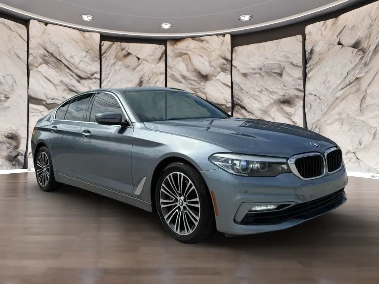 Used 2018 BMW 530i RWD image 1